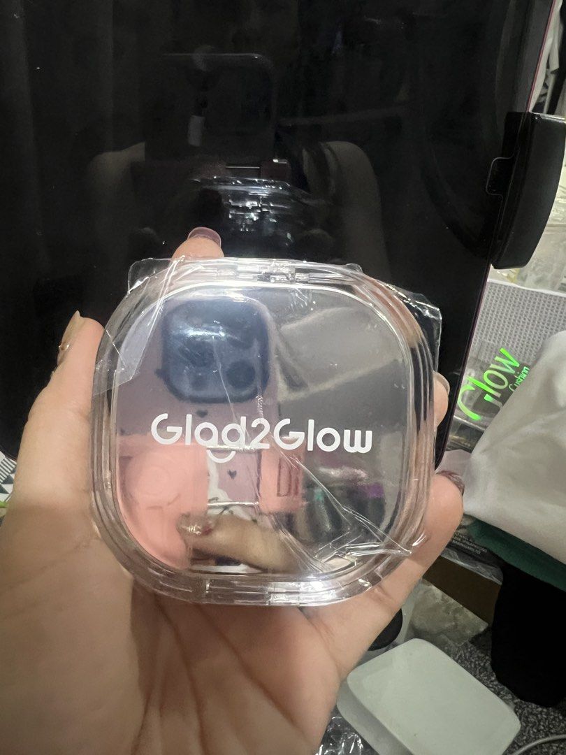 Glad2Glow Cushion Foundation 02 Praline (Category: Makeup) located in Taguig. Submitted by strutstella (Listing ID 1453681753, Image 1). Description: - Glad2Glow Cushion Foundation - Shade: 02 Praline - Comes with a puff - Features a clear compact with a silver mirror finish - Ideal for on-the-go touch-ups - Achieve a radiant, glowy complexion Just watched on skin so puffer is used once na This is not my shade.