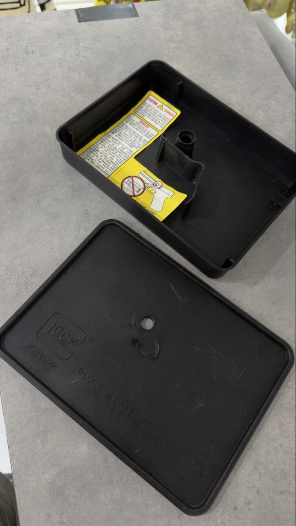 Glock Tupperware pistol case (Category: Briefcases) located in Muntinlupa City. Submitted by daimler (Listing ID 1453720787, Image 2). Description: Rare first gen /early gen 2 glock Tupperware case 8k 09176258168.
