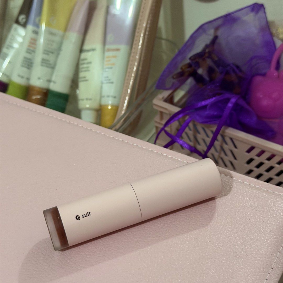 Glossier G Suit - in Lane (Category: Makeup) located in Pasig City. Submitted by decluttertrends (Listing ID 1453657622, Image 3). Description: - Glossier G Suit Soft Touch Matte Liquid Lip Creme - Shade: Lane (muted rose) - Finish: Matte - Condition: just opened to check -Reason for selling: extra piece - Ideal for: Natural makeup look **bought from Glossier store in Las Vegas **originally bought for 12 usd + tax (850-900 php) **no box.
