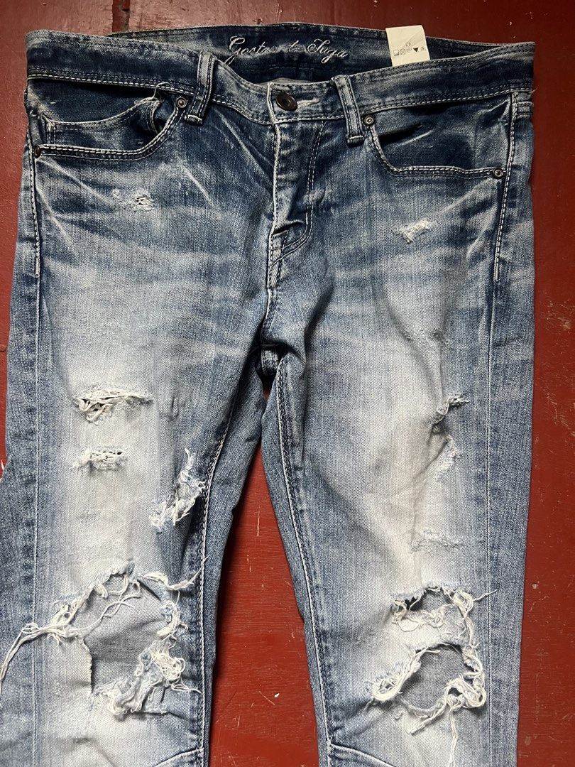 Goster de Fuga (Category: Jeans) located in Lucena. Submitted by netnyahyo (Listing ID 1453715502, Image 2). Description: Goster De Fuga destroyed distressed size 30 length 39 thighs 8.5 knee 5 leg op 4.