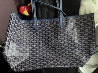 (Category: ) located in . Submitted by thrifted.love_fire (Listing ID 1453672494, Image 1). Description: .