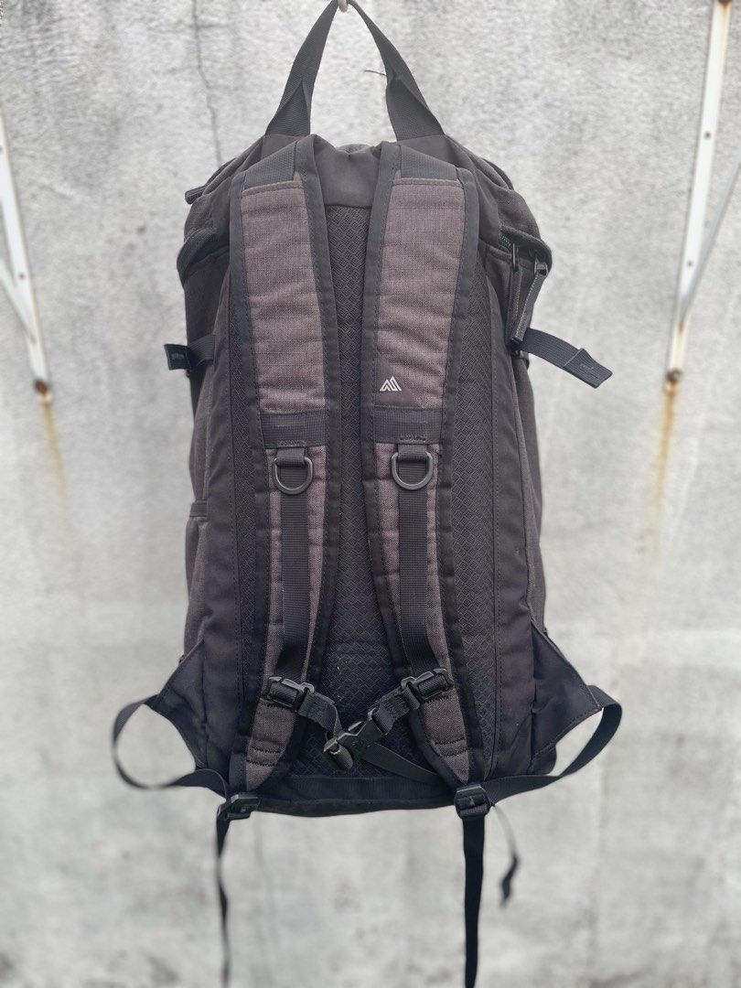 GREGORY BACKPACK (Category: Backpacks) located in Rawang. Submitted by Toko.thrifter (Listing ID 1453788062, Image 2). Description: GREGORY BACKPACK 💯Original Made in Philipines Condition 8/10 Bebas koyak Compartment luas Boleh buat ride atau balik kampung Postage RM10 sm.