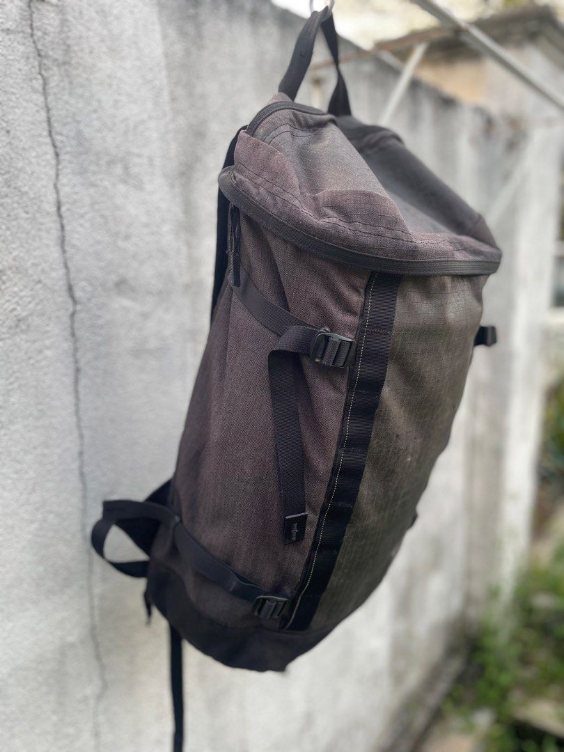 GREGORY BACKPACK (Category: Backpacks) located in Rawang. Submitted by Toko.thrifter (Listing ID 1453788062, Image 3). Description: GREGORY BACKPACK 💯Original Made in Philipines Condition 8/10 Bebas koyak Compartment luas Boleh buat ride atau balik kampung Postage RM10 sm.