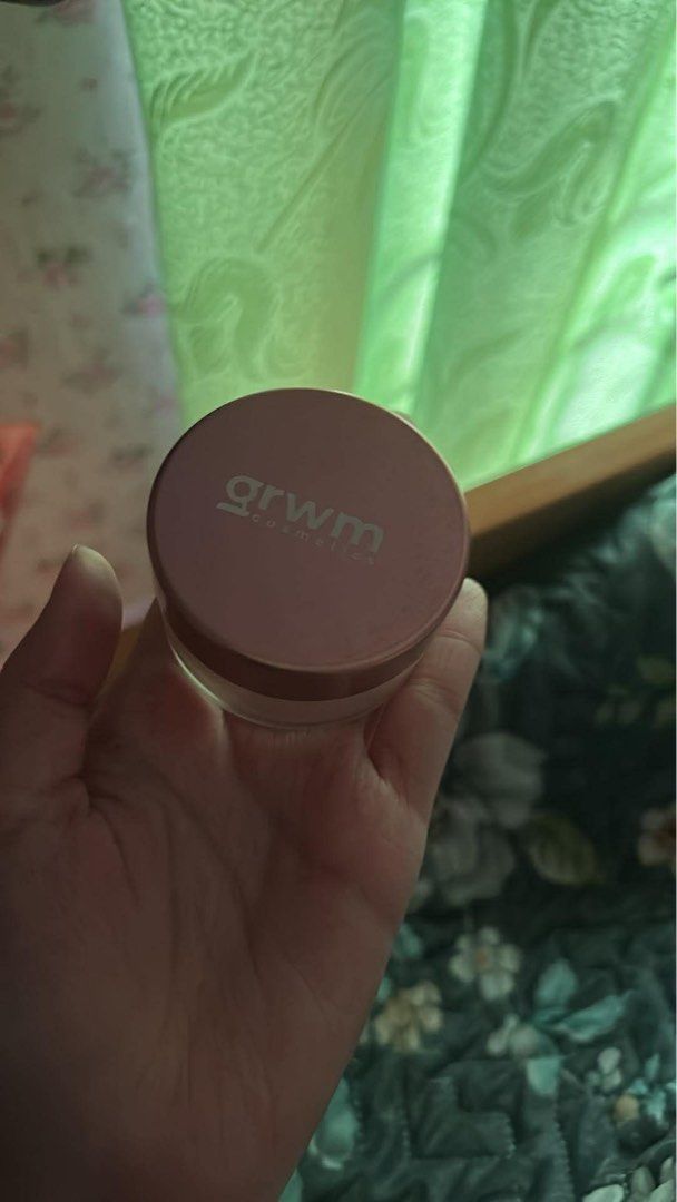 GRWM Cosmetics Mini Powder Rush - Bright n' Pink (Category: Makeup) located in Pasig City. Submitted by khiarha (Listing ID 1453680719, Image 3). Description: - GRWM Cosmetics Mini Powder Rush - Shade: Bright n' Pink - Type: Loose baking and setting powder - Benefits: Blurring, mattifying, lightweight - Use: Ideal for setting makeup - Finish: Smooth - Size: Mini, perfect for travel or trial.