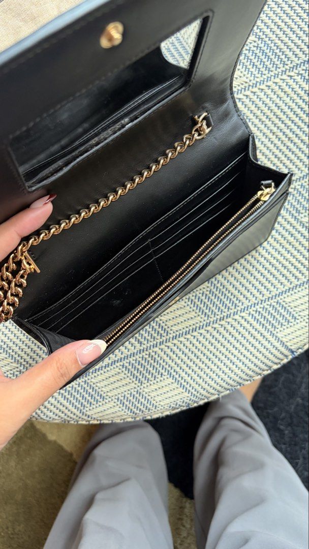 Gucci Black Marmont Wallet with Chain (Category: Luxury Bags & Wallets) located in Taguig. Submitted by ij_dh (Listing ID 1453722832, Image 3). Description: - bought in Europe - comes w dustbag, original box, authenticity card.