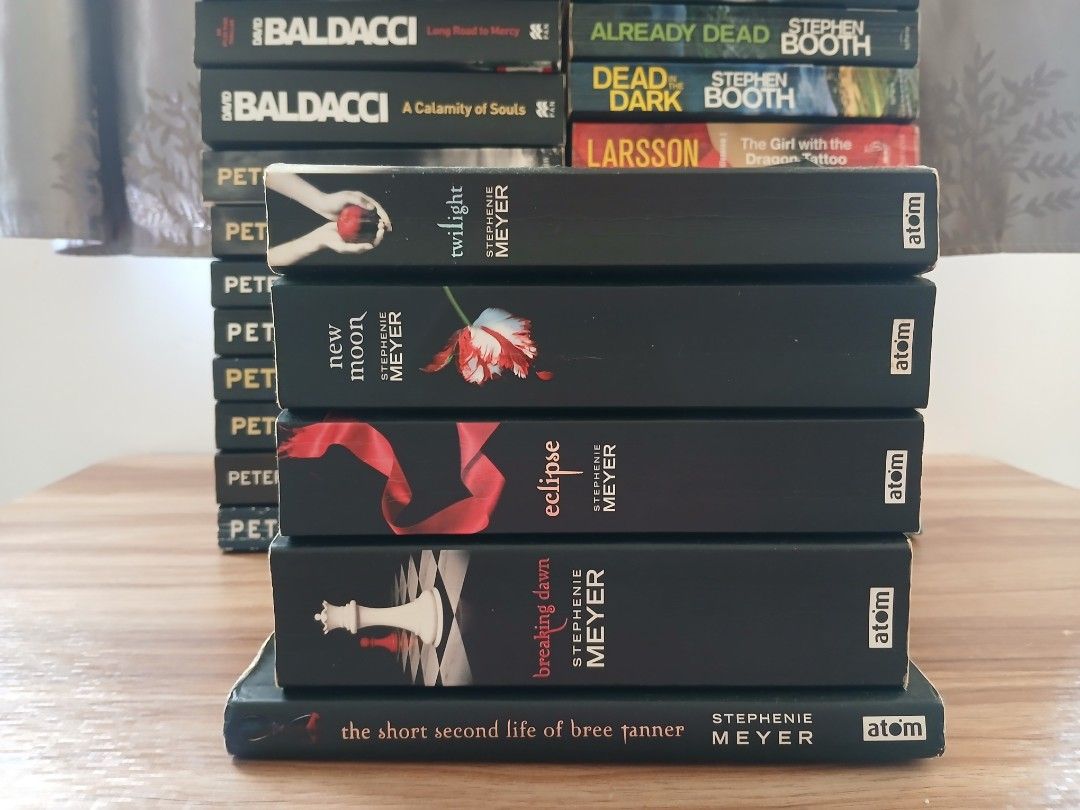Hardbound& PB | Stephanie Meyers (Category: Storybooks) located in Puerto Princesa. Submitted by enjeruru (Listing ID 1442445285, Image 1). Description: RFS: Decluttering books to free up bookshelves. DM me for book condition. ✅️Twilight ✅️New Moon ✅️Eclipse ✅️Breaking Dawn ✅️The short second life of bree tanner (HB) MOP: Gcash / Maribank/ GoTyme -Payment first -Send receipt once done First come, first serve ❌️NO JOY MINER ❌️NO CANCELATIONS ❌️NO 