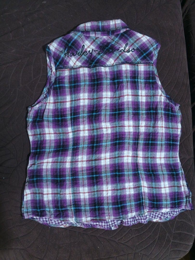 Harley-Davidson Plaid Sleeveless Shirt (Category: Sleeveless) located in Manila. Submitted by thriftthings824 (Listing ID 1453697799, Image 3). Description: dimension 19by24 no issue.