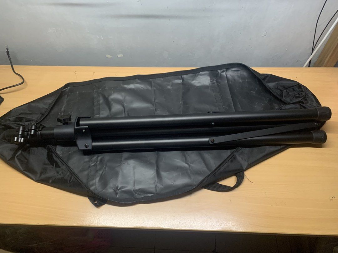 HEAVY DUTY SPEAKER STAND (Category: Soundbars, Speakers & Amplifiers) located in Manila. Submitted by joshuajerickk (Listing ID 1453689929, Image 1). Description: Heavy Duty Adjustable Speaker Stand -Adjustable Height - Stable Tripod - Locking Safety Pin - Comes with a bag .