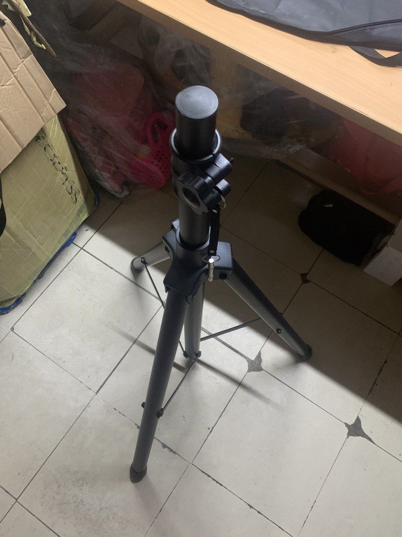 HEAVY DUTY SPEAKER STAND (Category: Soundbars, Speakers & Amplifiers) located in Manila. Submitted by joshuajerickk (Listing ID 1453689929, Image 3). Description: Heavy Duty Adjustable Speaker Stand -Adjustable Height - Stable Tripod - Locking Safety Pin - Comes with a bag .