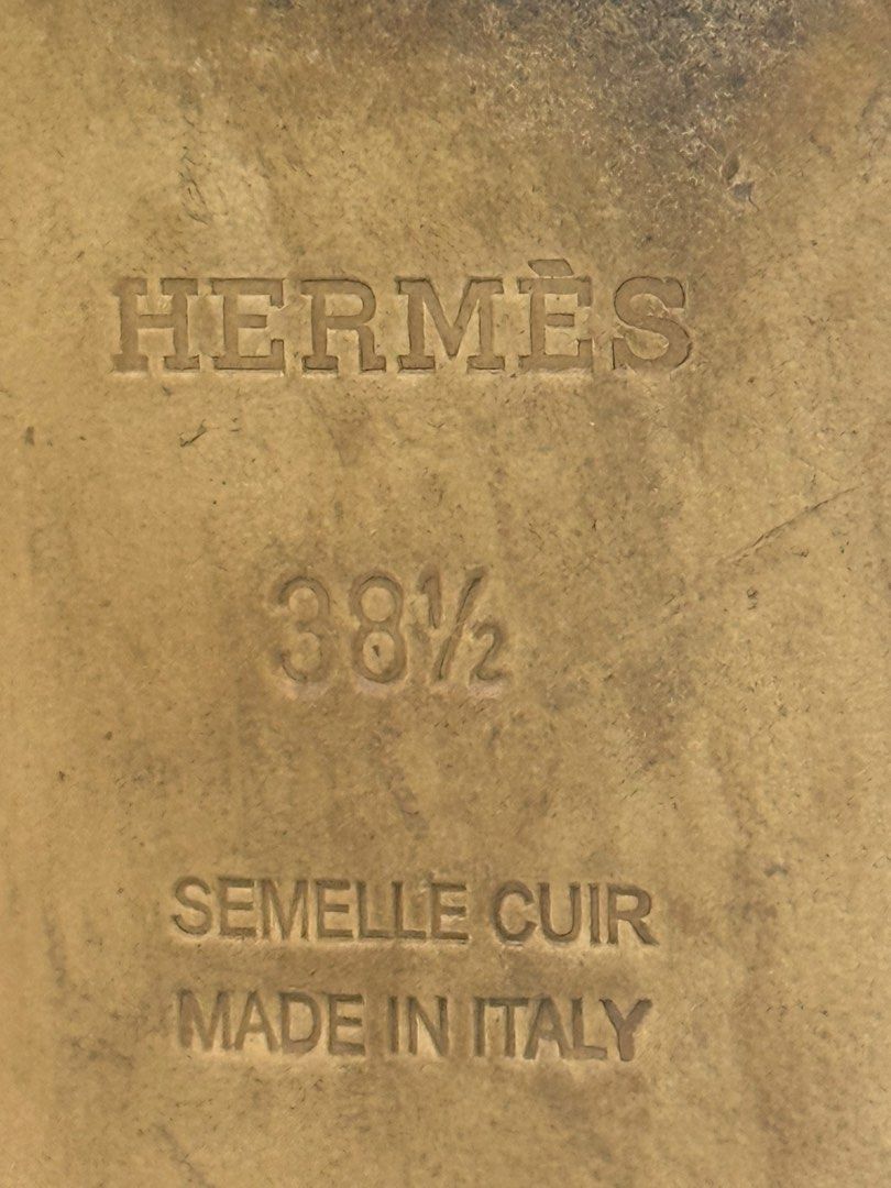 Hermes （分類：平底鞋）位於 Hong Kong。 由 suki2394 提交（商品編號 1453662372，圖片 7）。簡介： Hermes flats Size : EU 38.5 Insoles length: 25cm。