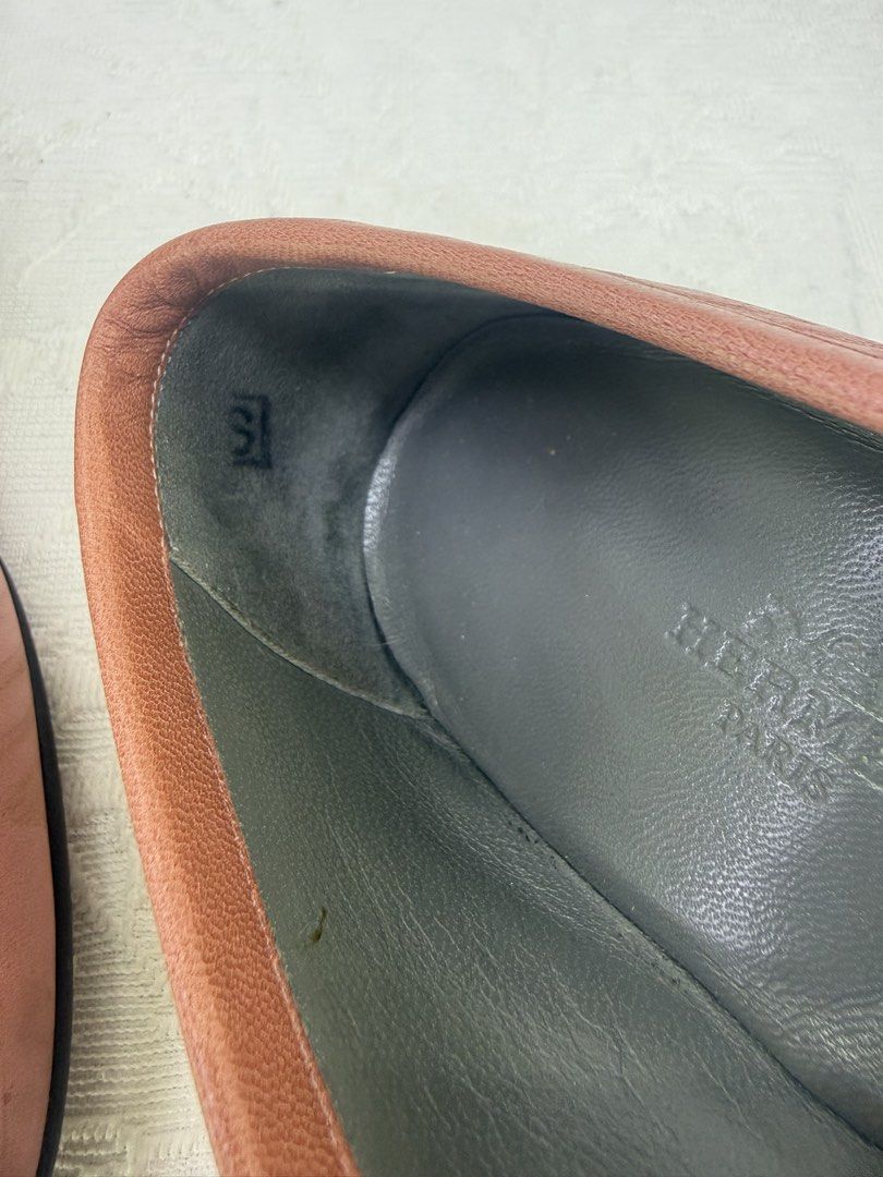 Hermes （分類：平底鞋）位於 Hong Kong。 由 suki2394 提交（商品編號 1453662372，圖片 8）。簡介： Hermes flats Size : EU 38.5 Insoles length: 25cm。