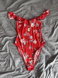 (Category: ) located in . Submitted by ls.closet (Listing ID 1453646083, Image 1). Description: .