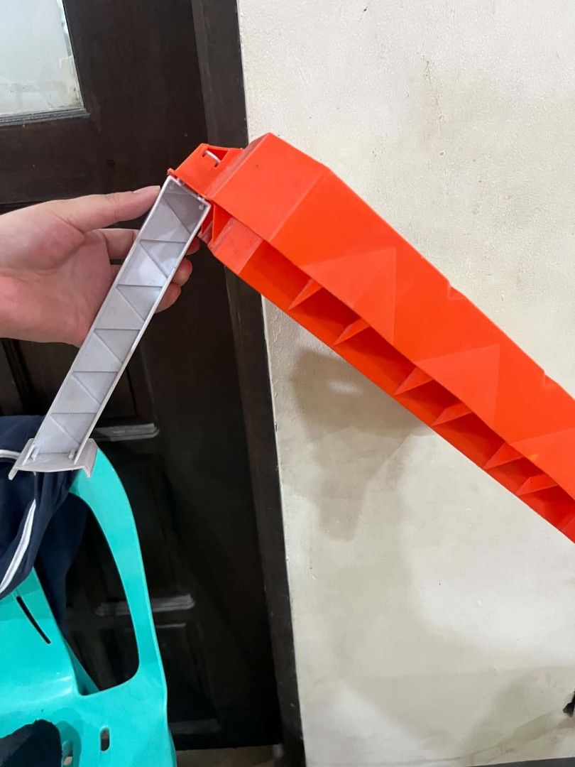 Hot Wheels Track Builder Unlimited High Score Jump (Category: Action & Battle Toys) located in Pasig City. Submitted by ruincollections (Listing ID 1453639290, Image 2). Description: tracks not included - Comes with 6 speed cards: two +5, two +3, and two +1 - Booster mechanism is detachable - Perfect for adding extra speed to your Hot Wheels track builds - Connects seamlessly with other Track Builder pieces.