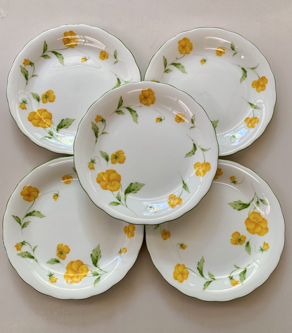 HOYA Honey Bone Cake Plate (vintage) (Category: Dinnerware & Cutlery) located in Tandag. Submitted by jeason_22 (Listing ID 1435948259, Image 1). Description: HOYA Honey Bone (Vintage) 5pcs Cake Plate 6inches in diameter .