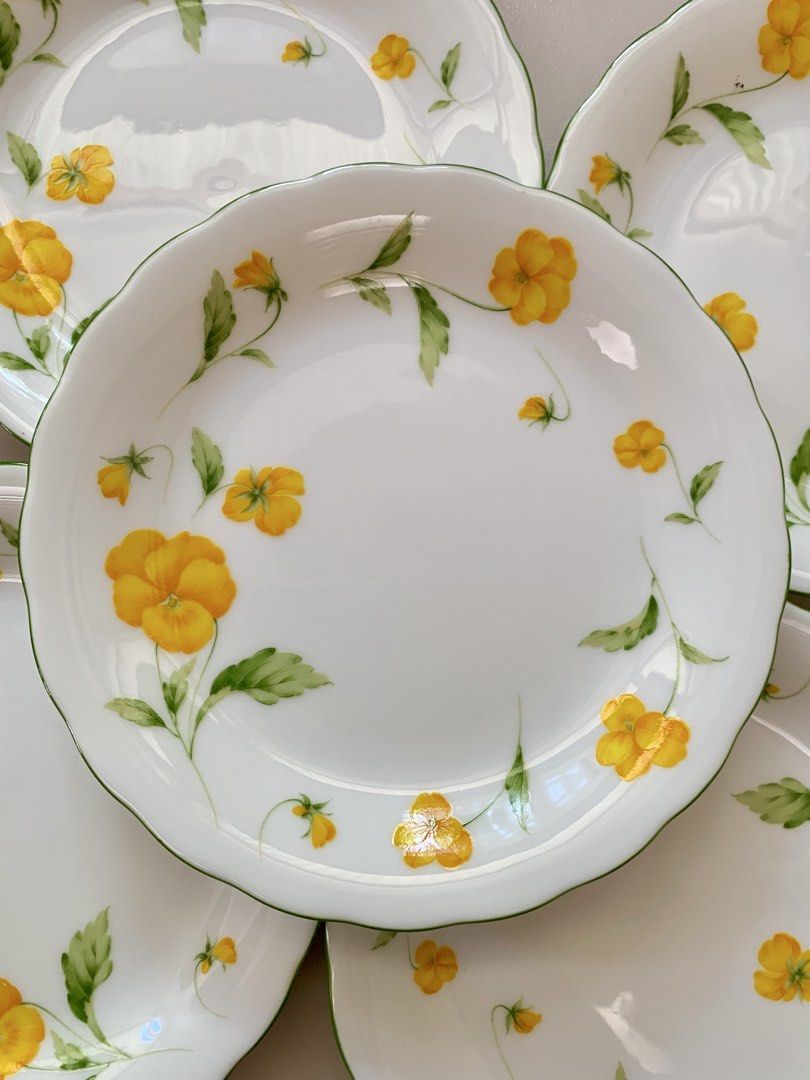 HOYA Honey Bone Cake Plate (vintage) (Category: Dinnerware & Cutlery) located in Tandag. Submitted by jeason_22 (Listing ID 1435948259, Image 2). Description: HOYA Honey Bone (Vintage) 5pcs Cake Plate 6inches in diameter .