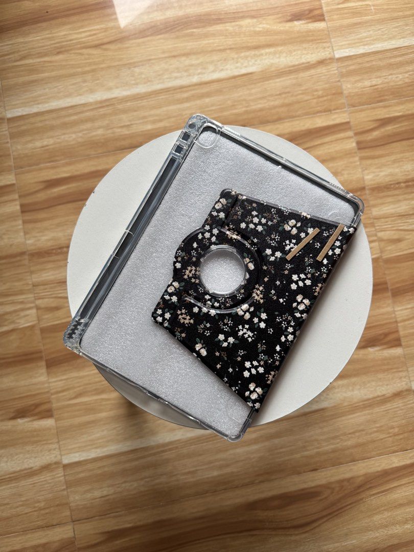 Black Floral Ipad Gen 7 Case (Category: Cases & Sleeves) located in Bulacan. Submitted by haesoo.08 (Listing ID 1453703419, Image 2). Description: - rotation ipad case - with pencil slot - for ipad gen 7 Price: 250+SF Mode of Payment: 💙Gcash 💚 Gotyme.