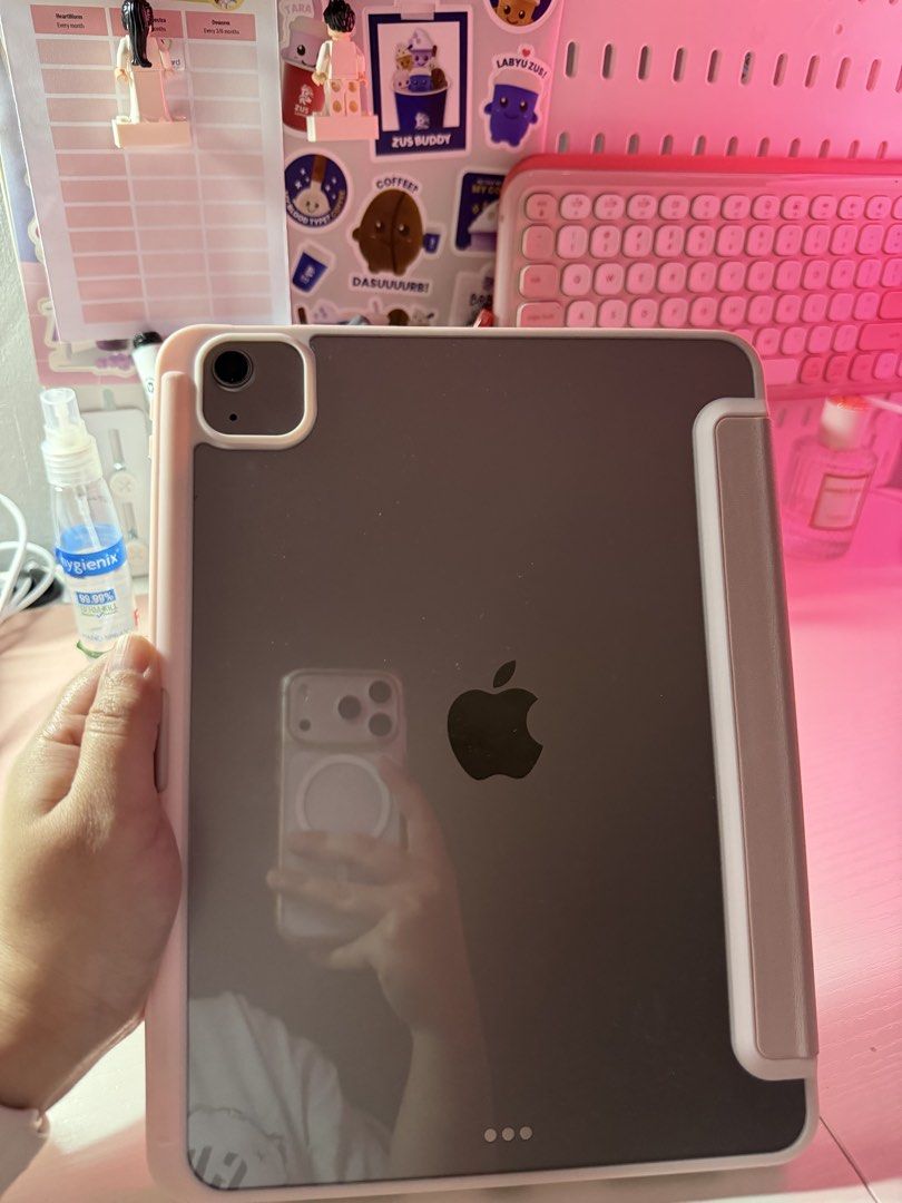 iPad Air M4 11inch - 128GB (Category: iPad) located in San Pedro. Submitted by kcablaza (Listing ID 1453630174, Image 3). Description: iPad Air M4 11inch - 128GB - WIFI Color: Space Gray Bought this June 2026 100% Battery Health Cycle count: 9 SRP: 54,990 Selling this for only 42,000 Free Case Pencil (bought from t!kt0k) Tempered glass installed ***LAST PRICE NA PO**** Meetup Around - Galleria South - SM Muntinlupa - Festival Mall Alabang - SM Sa