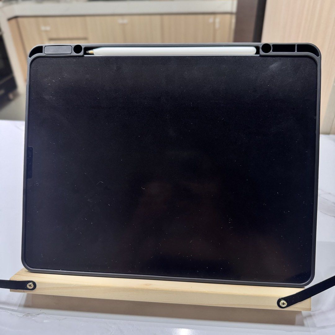 iPad Pro 12.9” 4th generation (Category: iPad) located in Pandi. Submitted by lexamoto (Listing ID 1453640317, Image 1). Description: Ipad pro 12.9th 4th gen 128GB Wifi+Cellular No apple ID issue Ikaw mag reset with Apple pencil 2nd Gen with free 2 cases with Orig apple charge Fixed price! - Already the lowest price in the Marketplace and Carousel.