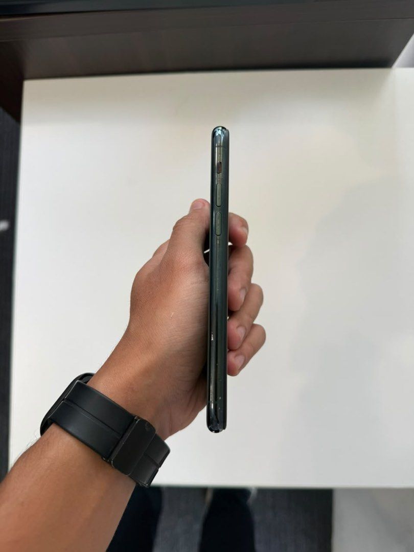 Iphone 11 pro (Category: iPhone 11 Series) located in Kuala Lumpur. Submitted by amiiirul (Listing ID 1453667921, Image 2). Description: .