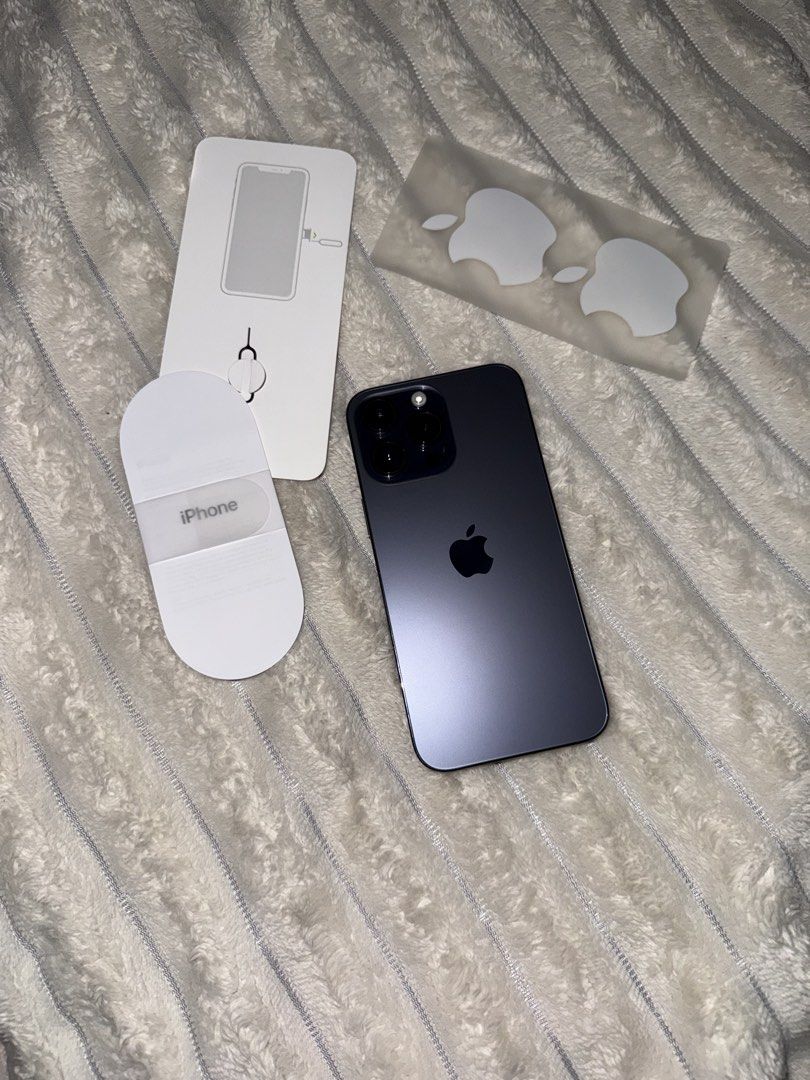 Iphone 14 Pro Max 256gb (Category: iPhone 14 Series) located in Manila. Submitted by allenferna18106 (Listing ID 1453795352, Image 2). Description: 256GB Deep purple 85%bettery health original battery Unit only(no box)Needs a new charger Price is firm already.