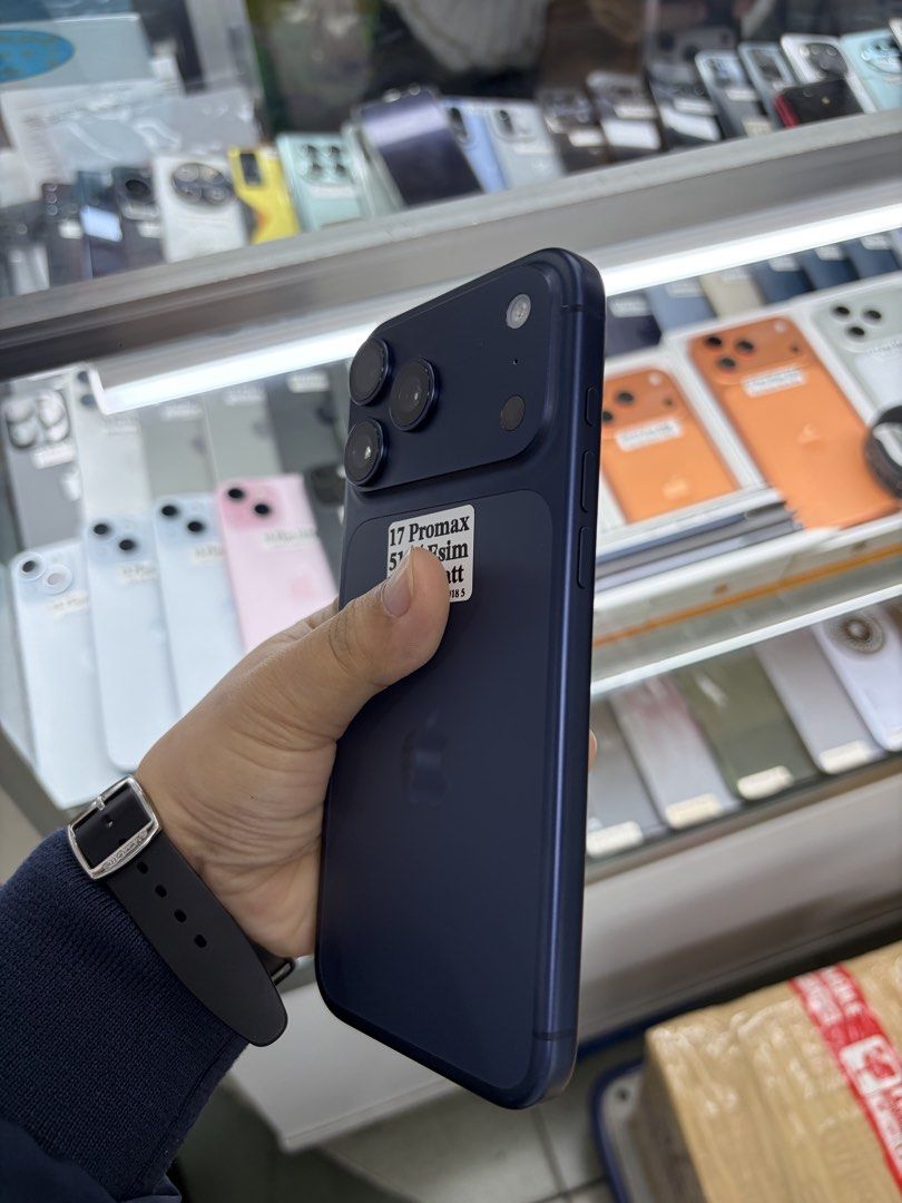 Iphone 17 Pro Max 512gb 100% bh Esim unlock (Category: iPhone 17 Series) located in San Juan City. Submitted by javedsgadgetshop (Listing ID 1453639174, Image 3). Description: WE BUY AND SELL SO PWEDE MAGBINTA OR SWAP ! INSTALLMENT OPTIONS : SPAY LATER / GGIVES / CREDIT CARD / SKYRO / HOMECREDIT (BRANDNEW) Quick Specs : 💵 Iphone 17promax •512gb •US Variant •100% batt health •Esim Unlock •98% Smoothness •No hidden issue | No Repaired •100% Authen