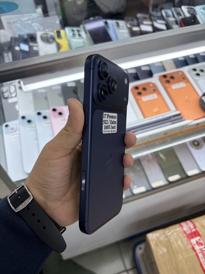 Iphone 17 Pro Max 512gb 100% bh Esim unlock (Category: iPhone 17 Series) located in San Juan City. Submitted by javedsgadgetshop (Listing ID 1453639174, Image 2). Description: WE BUY AND SELL SO PWEDE MAGBINTA OR SWAP ! INSTALLMENT OPTIONS : SPAY LATER / GGIVES / CREDIT CARD / SKYRO / HOMECREDIT (BRANDNEW) Quick Specs : 💵 Iphone 17promax •512gb •US Variant •100% batt health •Esim Unlock •98% Smoothness •No hidden issue | No Repaired •100% Authen