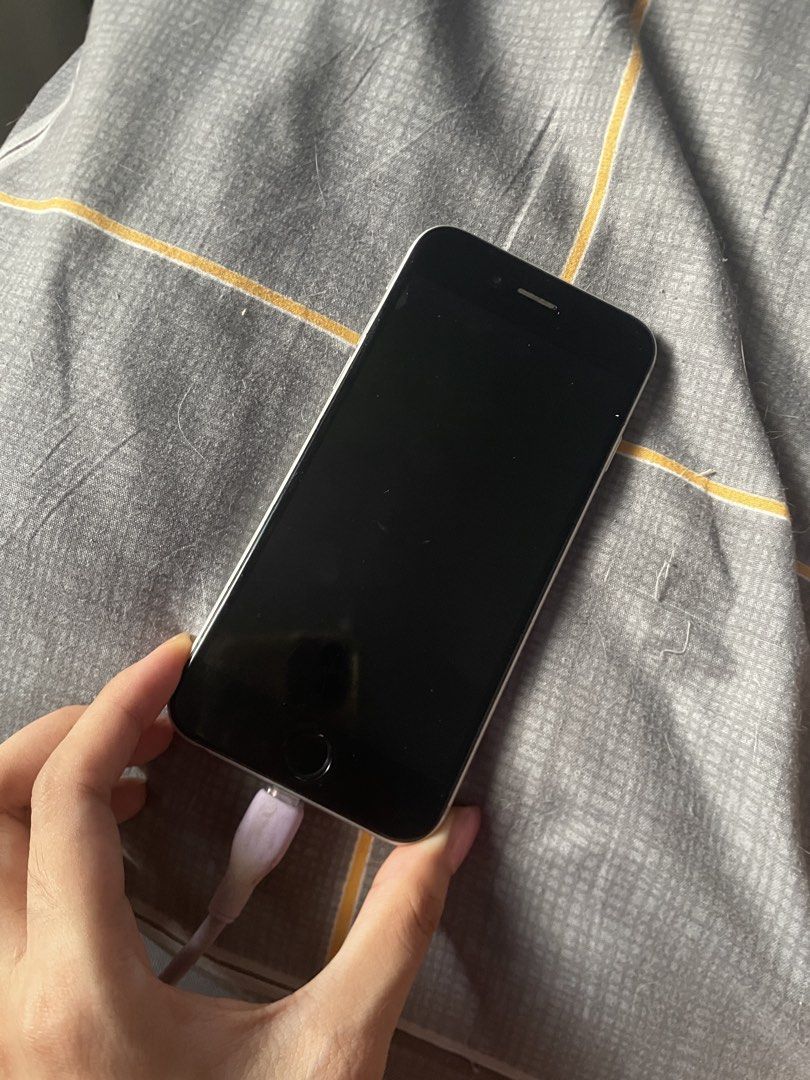 iPhone 6/6s (Defective) (Category: iPhone 6 Series) located in Caloocan City. Submitted by mystchu (Listing ID 1453770143, Image 3). Description: lcd issues touch id issues back cam not working etc selling for parts or if you want to fix it.