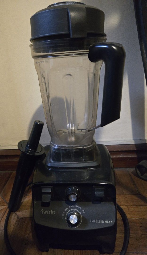Iwata Pro Blend Maxx Commercial Blender 2L capacity (Category: Juicers, Blenders & Grinders) located in Quezon City. Submitted by fieldoflove (Listing ID 1453719132, Image 1). Description: SRP: Php 4,805 - in good working condition - only issue: di na napipihit yung min max knob (see photo) Dimensions: Inches (L)12.5" x (W)10.5" x (H)34".