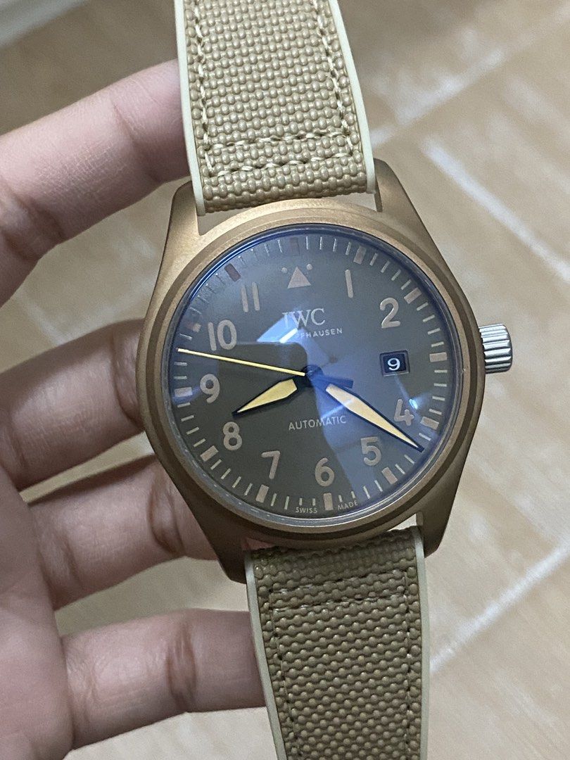 IWC watches unisex (Category: Men's Watches) located in Manila. Submitted by leywatch3s (Listing ID 1453656546, Image 1). Description: Onhand available With box and paper bag.