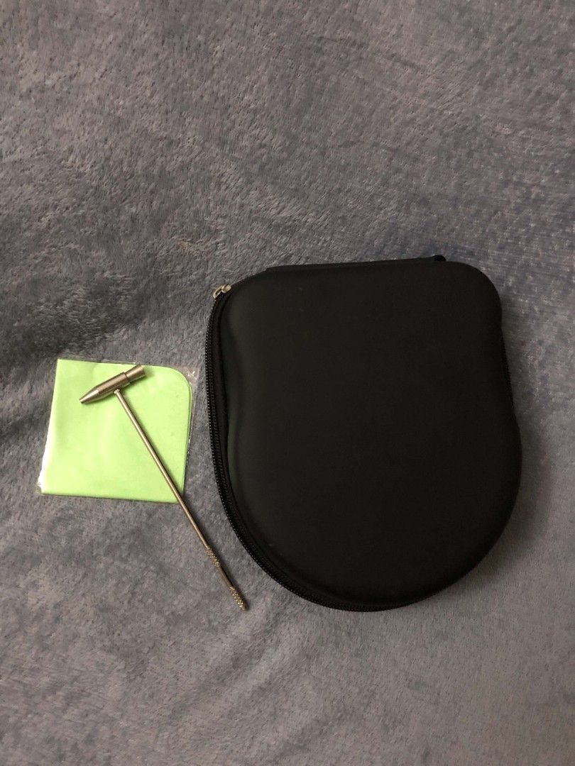 Clear Acrylic Kalimba 17 Keys with Case (Category: Musical Instruments) located in Caloocan City. Submitted by suika_stuffs (Listing ID 1453628285, Image 2). Description: •Comes with protective carrying case, tuning hammer and microfiber cloth •No issues.
