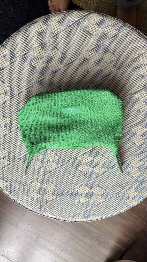 Kate Spade Green Detachable Bag (Category: Luxury Bags & Wallets) located in Taguig. Submitted by ij_dh (Listing ID 1453722835, Image 3). Description: .