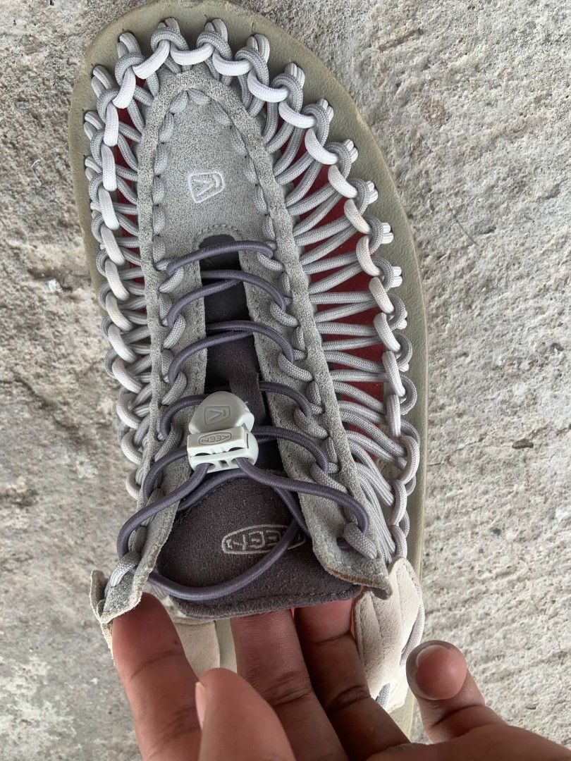 KEEN Uneek Sandals Grey/Beige (Category: Sandals) located in Jaen. Submitted by jamesnunez21 (Listing ID 1453681286, Image 3). Description: - KEEN Uneek Sandals - Color: Grey and Beige - Size: EU 43 / US 10 - Unique cord construction for a secure fit - Anatomical footbed for all-day comfort - Perfect for walking and outdoor adventures Issue: sa inner sole po di naman kita pag sinuot may sign of usage lang po .