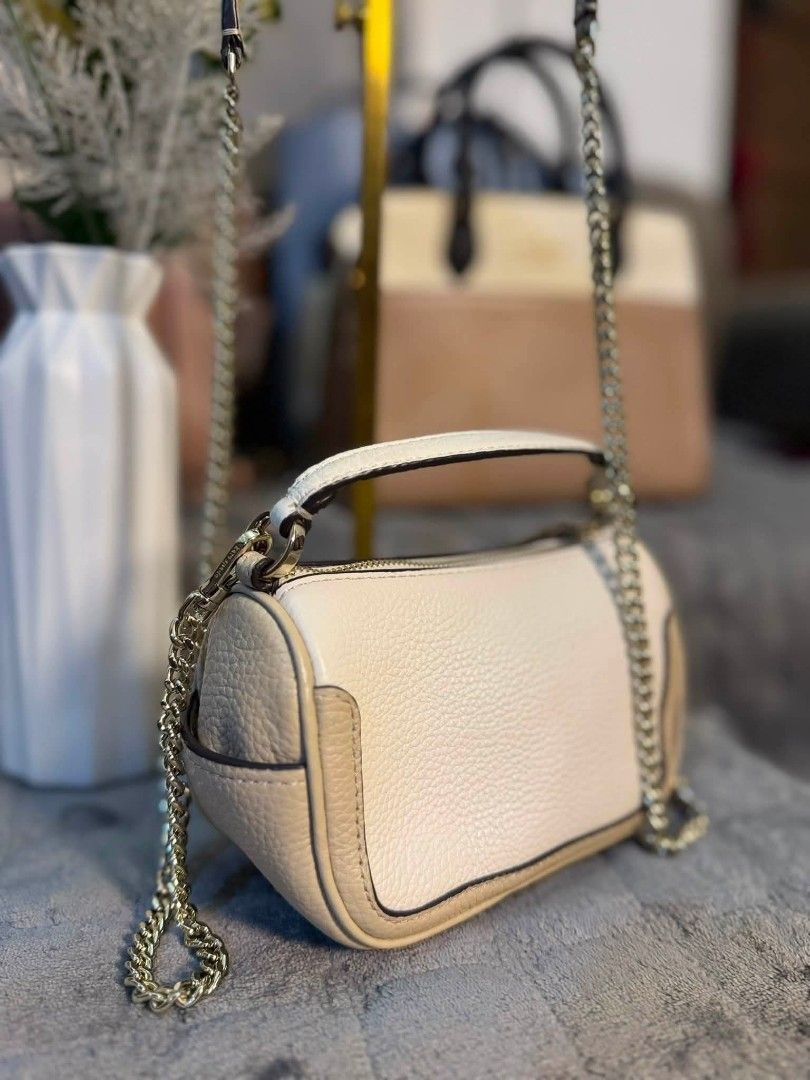 KS Micro smoosh 2way (Category: Luxury Bags & Wallets) located in Manila. Submitted by anngvalle (Listing ID 1453783958, Image 2). Description: KS Micro smoosh 2way Pristine condition Php 3500 only!.