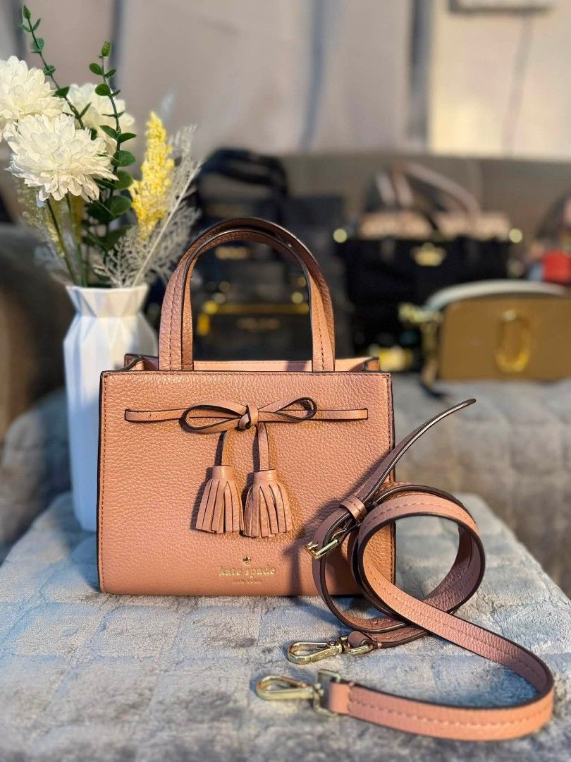 KS Mine Hayes 2way (Category: Luxury Bags & Wallets) located in Manila. Submitted by anngvalle (Listing ID 1453784929, Image 1). Description: KS Mini Hayes 2way Pristine condition Php 3200.