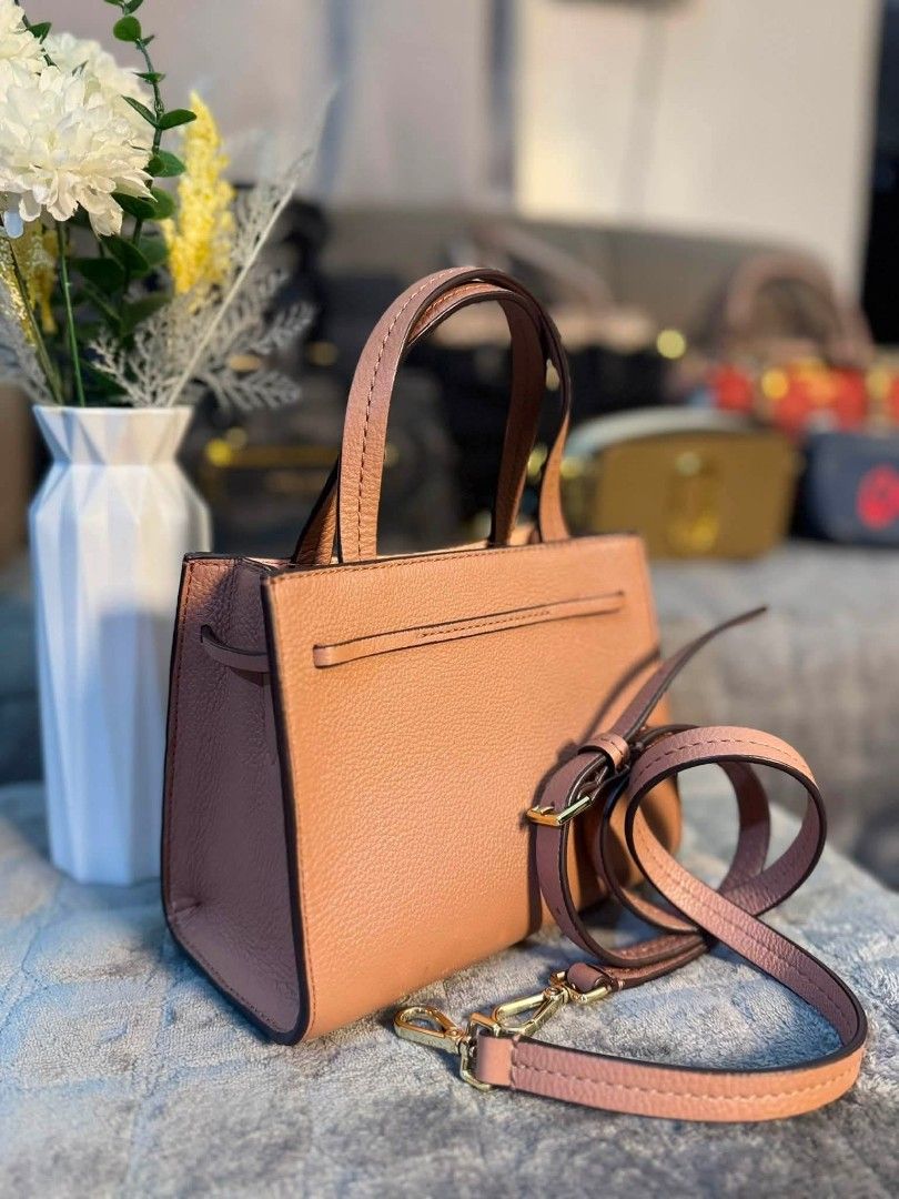 KS Mine Hayes 2way (Category: Luxury Bags & Wallets) located in Manila. Submitted by anngvalle (Listing ID 1453784929, Image 2). Description: KS Mini Hayes 2way Pristine condition Php 3200.