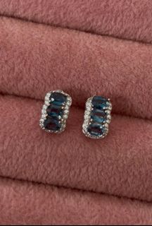 (Category: ) located in . Submitted by katmandulovesmakeup (Listing ID 1453675871, Image 1). Description: .