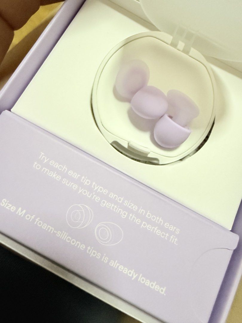 LOOP DREAM (Category: Ear Care) located in Singapore. Submitted by sg0912 (Listing ID 1453807710, Image 1). Description: Box is OPENED but it’s new de ya Free delivery .