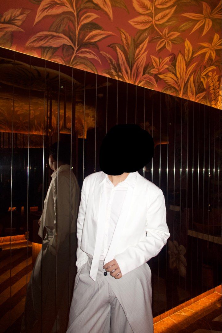 Loose Fit White Blazer (Category: Coats, Jackets and Outerwear) located in Manila. Submitted by calified (Listing ID 1453737480, Image 2). Description: .