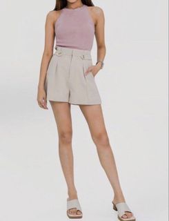 (Category: ) located in . Submitted by jiahuiwardrobe (Listing ID 1453708342, Image 1). Description: .
