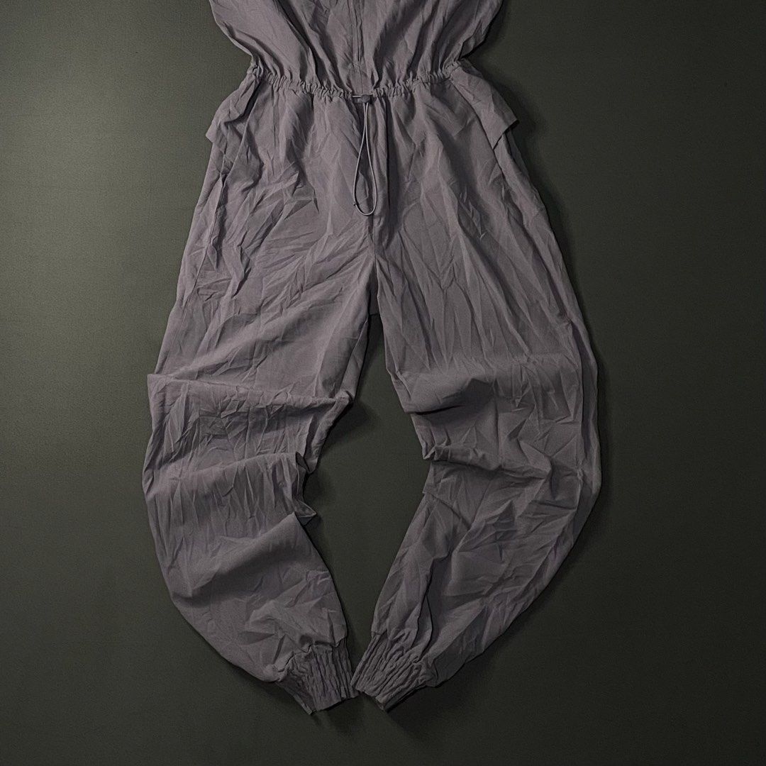 Lululemon Stretch Travel Woven Jumpsuit (Category: Jumpsuits) located in Cavite. Submitted by lit_loots (Listing ID 1453700000, Image 2). Description: Lululemon Stretch Travel Woven Jumpsuit Size 6 on tag Pit to pit - 20 Waist - 28-32 Adjustable Waist to top - 19.5 Waist to bottom - 38 Thighs - 11.5 Leg opening - 7.5 Excellent condition No flaw Cavite location 📍 - 1,899 free sf.