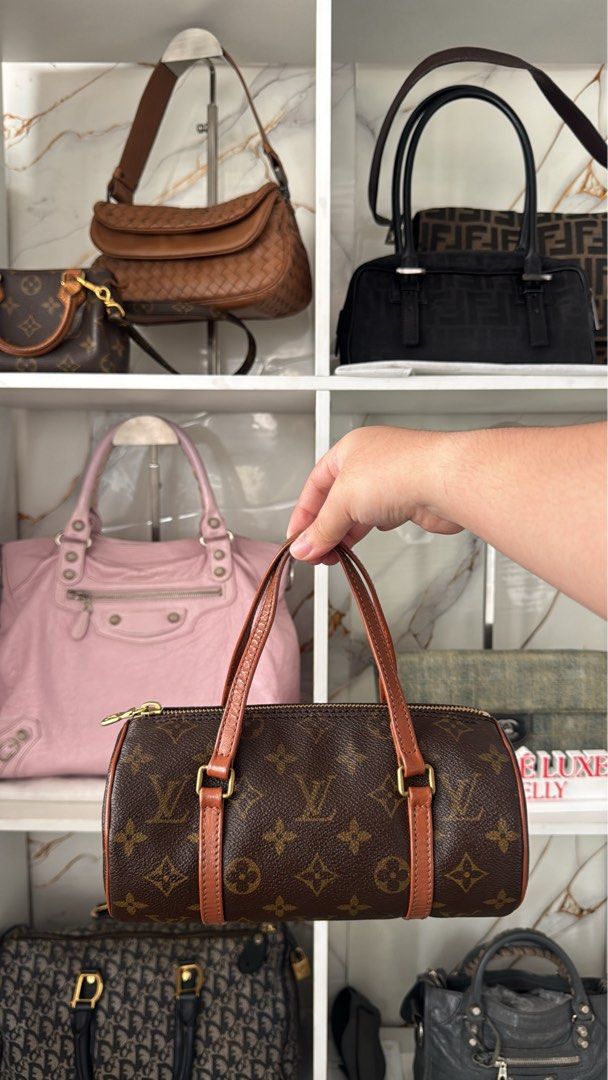 LV Papillon in size 22 cm (Category: Luxury Bags & Wallets) located in Manila. Submitted by sacreluxebyelly (Listing ID 1453640619, Image 1). Description: With coa.