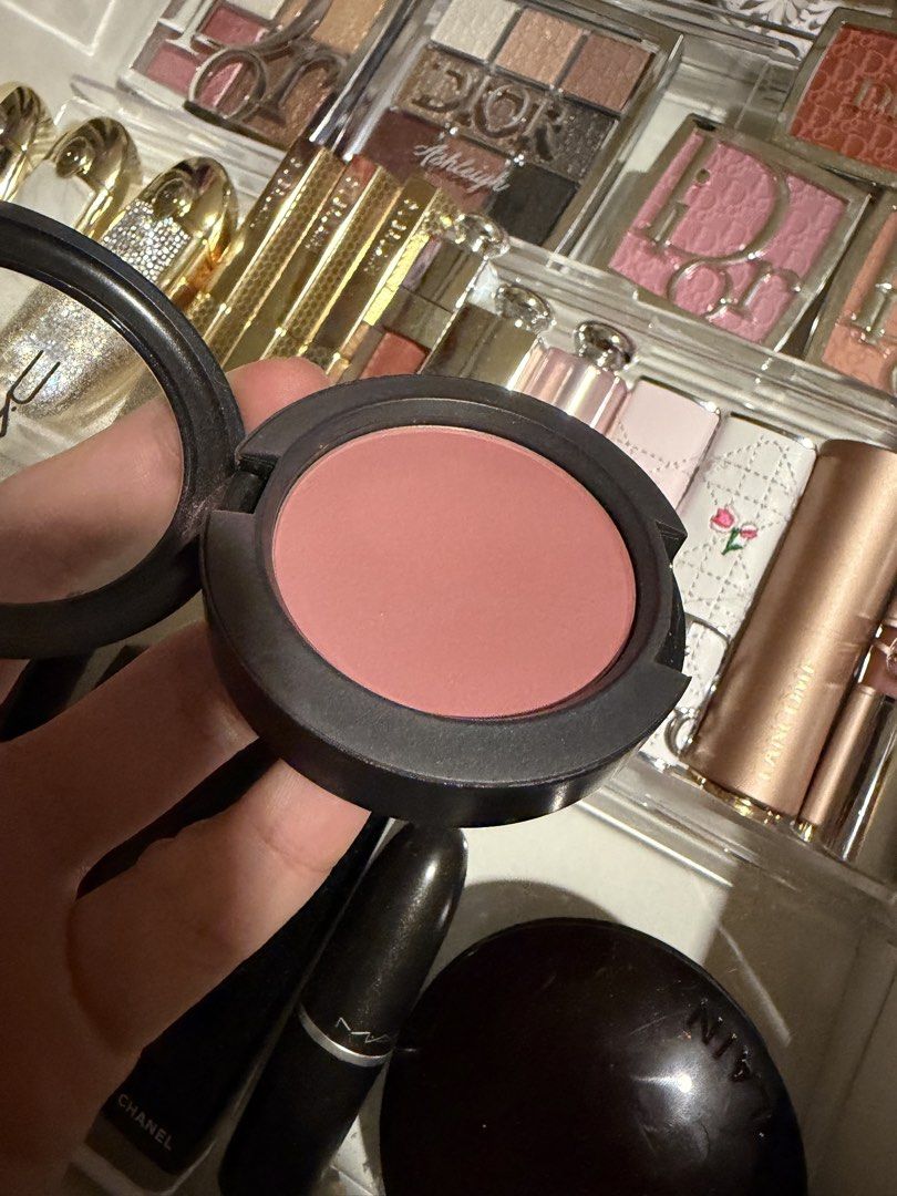 MAC Blush (Blushbaby) (Category: Makeup) located in Cavite. Submitted by ashhiiiii (Listing ID 1453710368, Image 3). Description: Swatched only Shade: Blushbaby Negotiable Rfs: Decluttering .