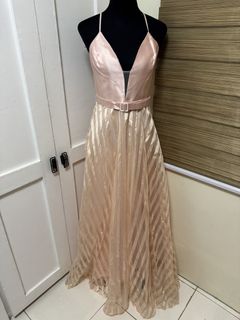 (Category: ) located in . Submitted by milleshoppppp (Listing ID 1453779013, Image 1). Description: .