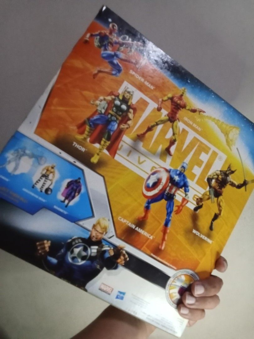 Marvel Universe Ultimate Gift Set Action Figures (Category: Figurines & Statues) located in Marikina City. Submitted by truecat_6654e7 (Listing ID 1453636076, Image 3). Description: - Ultimate Gift Set from the Marvel Universe - Includes figures of Iron Man, Captain America, Thor, Wolverine, and Spider-Man - Comes with an additional smaller Spider-Man figure - Ideal gift for any Marvel enthusiast - Original box shows some signs of wear.