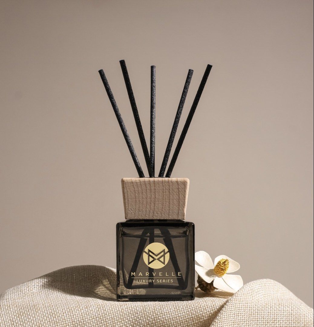 MARVELLE Reed Diffuser (Category: Home Fragrance) located in Singapore. Submitted by oryano (Listing ID 1453619096, Image 2). Description: 50 ml Reed Diffuser Collection Crafted in small batches, our reed diffusers are designed to bring a subtle yet lasting fragrance to your favourite spaces. Perfect for bedrooms, study areas, work desks, bathrooms, and entryways. Scent: Maverick Trail Inspired by the character of Santal 33, this scent blends war