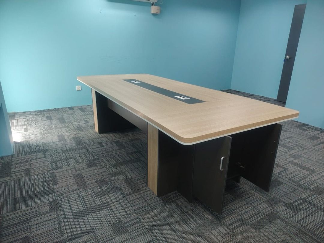 Meeting Table Code:MT-78 (Category: Tables & Sets) located in Petaling Jaya. Submitted by micron1786 (Listing ID 1453666435, Image 3). Description: [**Price above DOES NOT INCLUDE of delivery & Installation**] L 2800mm W 1200mm H 750mm Code :MT-78 Available :1 Condition : Goods We are specialist in BUY or SELL New/Used Home Furniture or Office Equipment [ Micron Furniture Trading sdn bhd ] 20 , Jalan PJS 3/46 , Sri Manja Square , Taman Sri Manja 