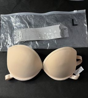 (Category: ) located in . Submitted by lunashop14 (Listing ID 1453668930, Image 1). Description: .