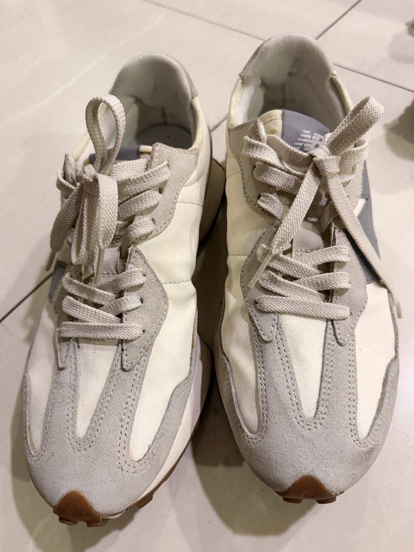 New Balance 327 “moonbeam/shadow grey” (Category: Sneakers) located in Quezon City. Submitted by carlutot (Listing ID 1453757396, Image 2). Description: New Balance 327 “moonbeam/shadow grey” Size: 9US Issue: needs cleaning.