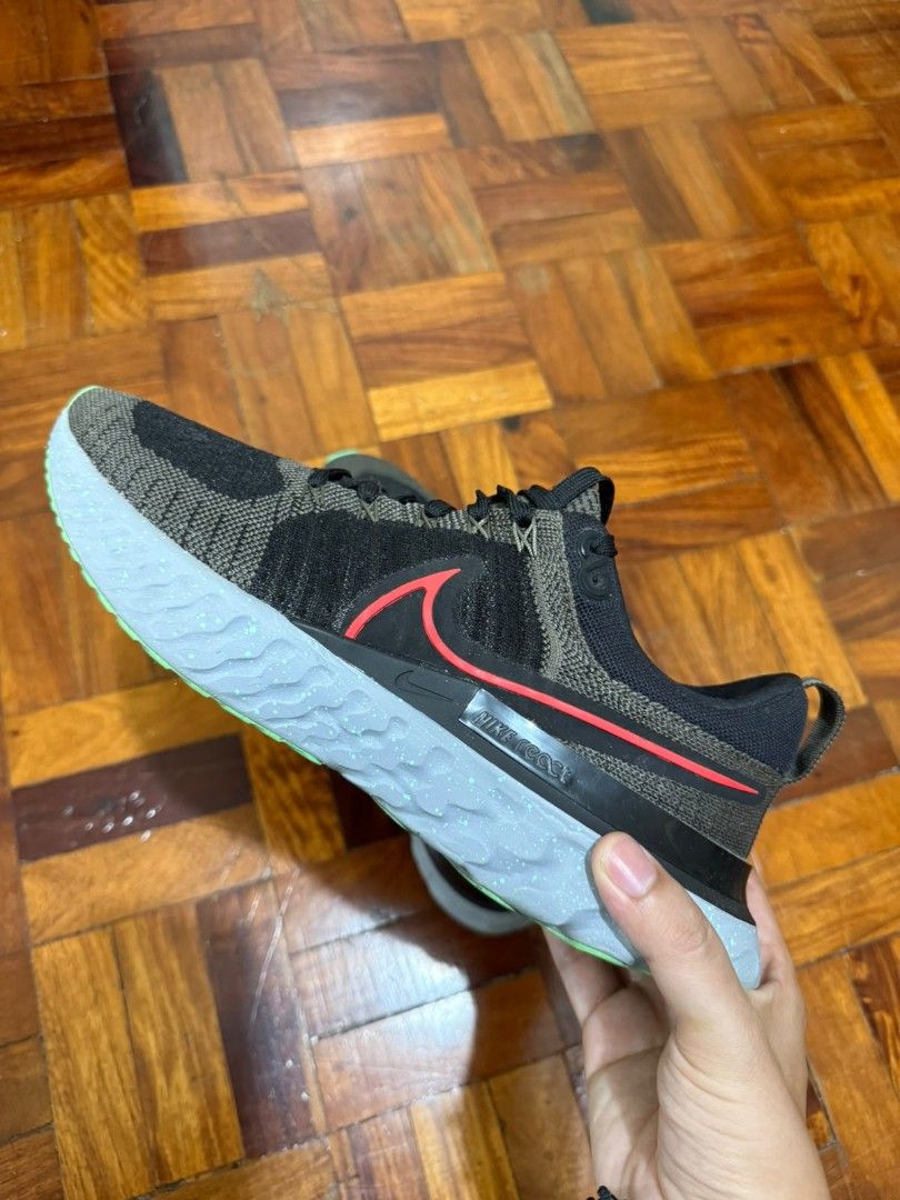 Nike Infinity Run Flyknit 3 Running Shoes (Category: Sneakers) located in Quezon City. Submitted by ramiph14 (Listing ID 1453809394, Image 3). Description: US size 9.5 RFS: wrong size / replacement box included .