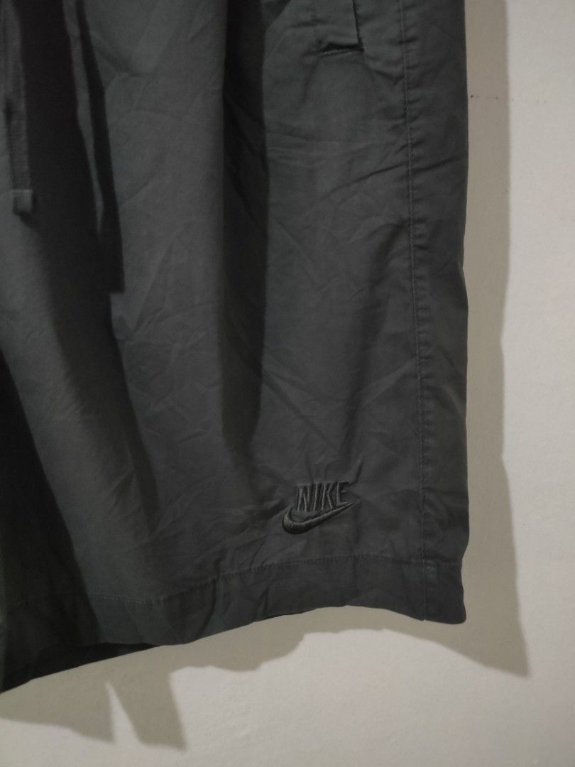 Nike Mens Oversized Woven Short (Category: Shorts) located in Ozamiz City. Submitted by outregrails (Listing ID 1453633197, Image 3). Description: Excellent condition No issue Large W32-36 L32.